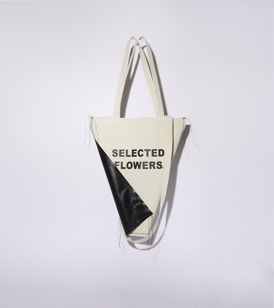 Mono navy flower tote