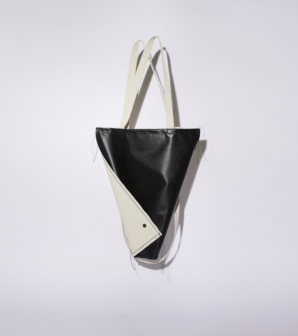 Mono navy flower tote